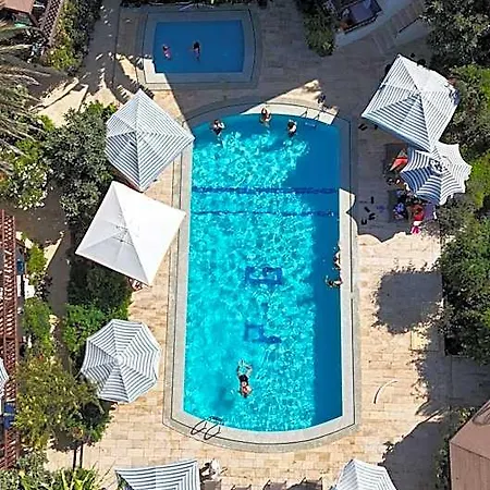 Paradise Guemuesluek
